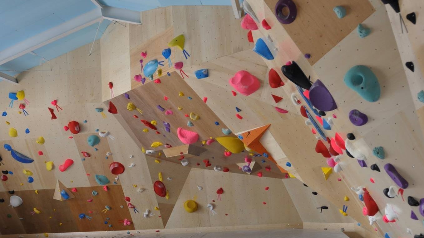 神奈川県のクライミング施設「匠登 ボルダリングジム（Tact Climbing Gym）」